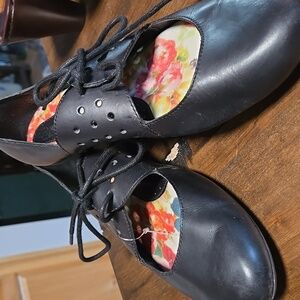 Born Black Leather Shoes with Floral Lining Ballet Flat Mary Jane Womens Size 7